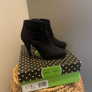Kelly & Kate heeled boots. Front is platform.